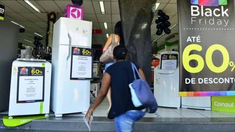 Com a escalada inflacionária, muitos itens estão bem mais caros na comparação com o ano passado e a dica é pesquisar antes de fechar a compra