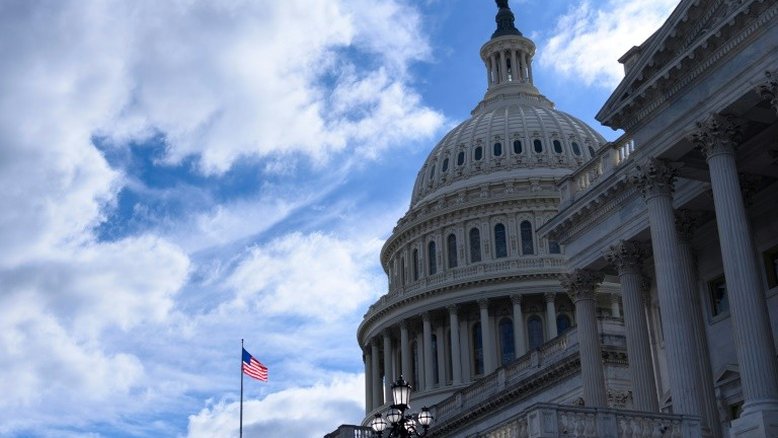 Congresso dos EUA aprova projeto de infraestrutura de US$ 1,2 trilhão