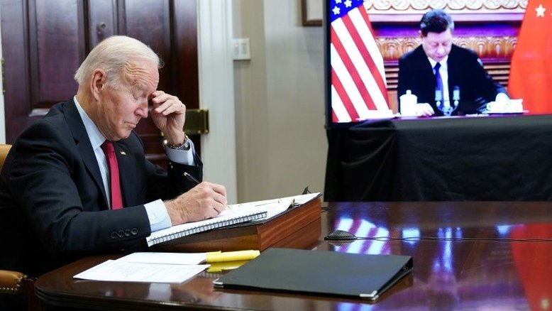 Biden e Xi trocam advertências sobre Taiwan durante reunião virtual
