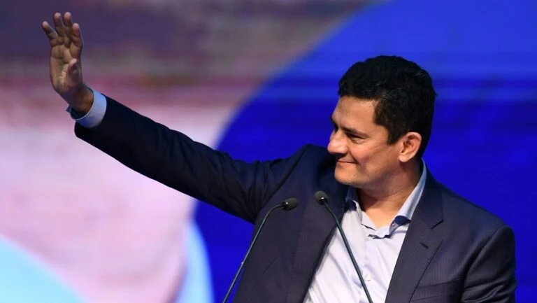 Moro rebate Gleisi Hoffmann e diz que Petrobras foi saqueada no governo PT