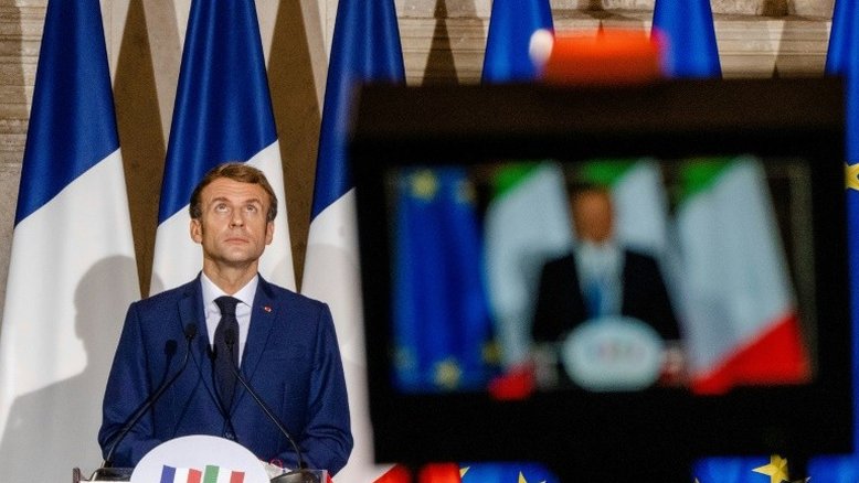 Presidente francês recebe dose de reforço da vacina anticovid