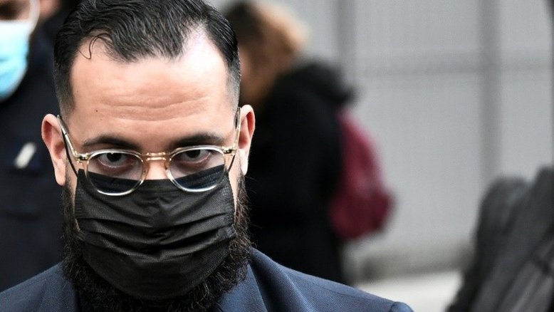 Ex-colaborador do presidente francês é condenado a três anos de prisão