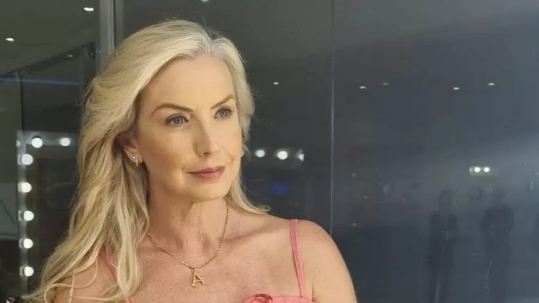 Alessandra Scatena revela investida de Julio Iglesias: 'Coisa absurda'