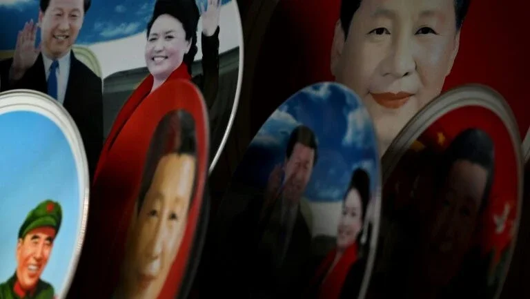 Partido Comunista da China conclui reunião chave para consolidar legado de Xi Jinping