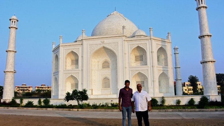 Indiano constrói cópia do Taj Mahal como prova de amor por sua esposa