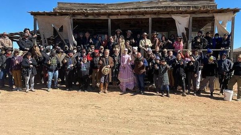 Membro do filme ‘Rust’ pode ter braço amputado após sofrer picada de aranha