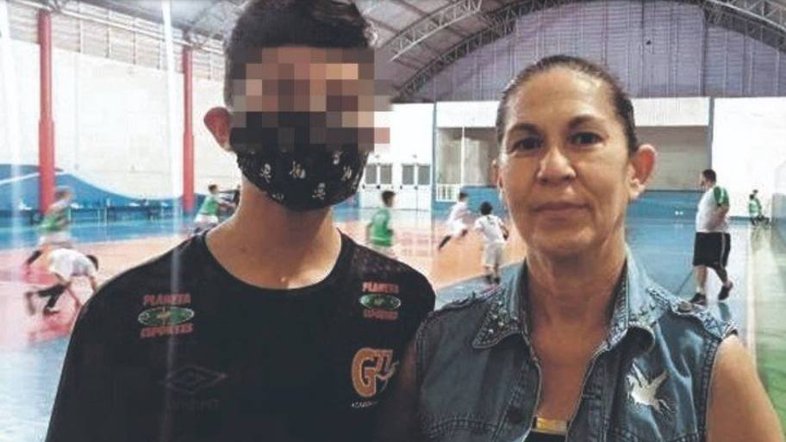 Aos 11 anos, filho de Eliza Samudio e do gooleiro Bruno ganha bolsa de estudos