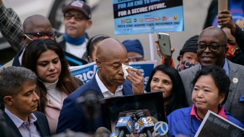 Ex-policial Eric Adams é eleito prefeito de Nova York