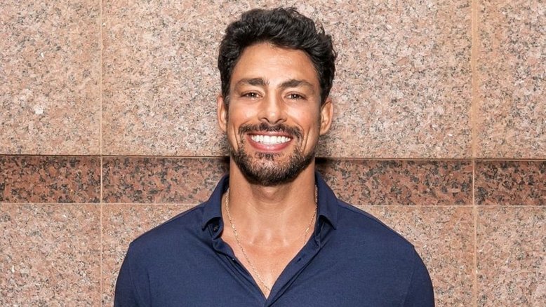 Cauã Reymond evita falar de política: 'Prefiro falar do meu filme'