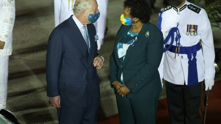 Barbados se despede da Rainha Elizabeth II e se torna uma república