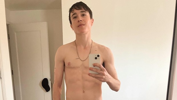 Elliot Page exibe cicatriz de cirurgia de retirada dos seios em foto sem camisa