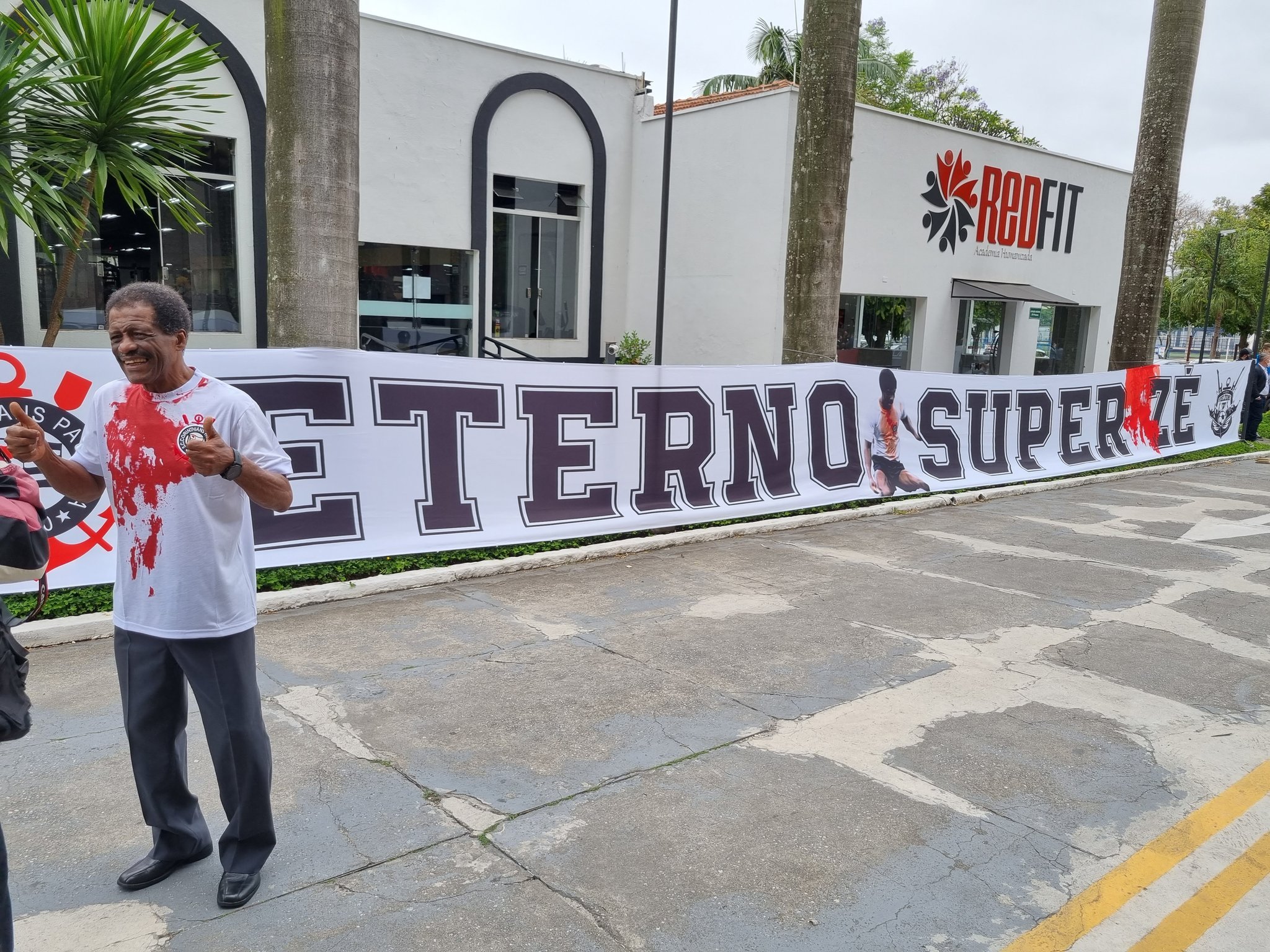 Zé Maria, o 'Super Zé', é eternizado com busto no Parque São Jorge