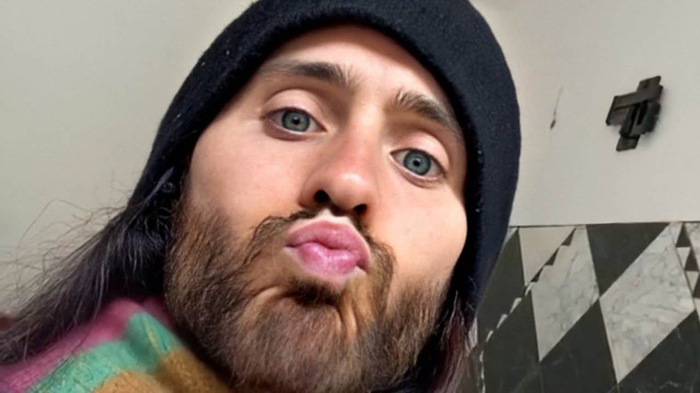 Jared Leto explica boato sobre preservativos usados para elenco: 'Diversão'