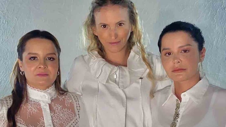 Familiares e amigos se reúnem em culto em homenagem a Marília Mendonça
