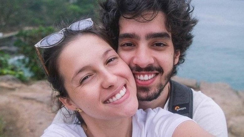 'Não fazia a mínima ideia', diz ator sobre namoro com irmã de Cauã Reymond