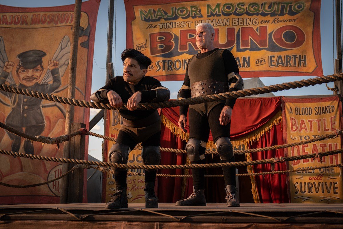 Suspense noir ‘O Beco do Pesadelo’, do diretor Guillermo del Toro, ganha novas imagens
