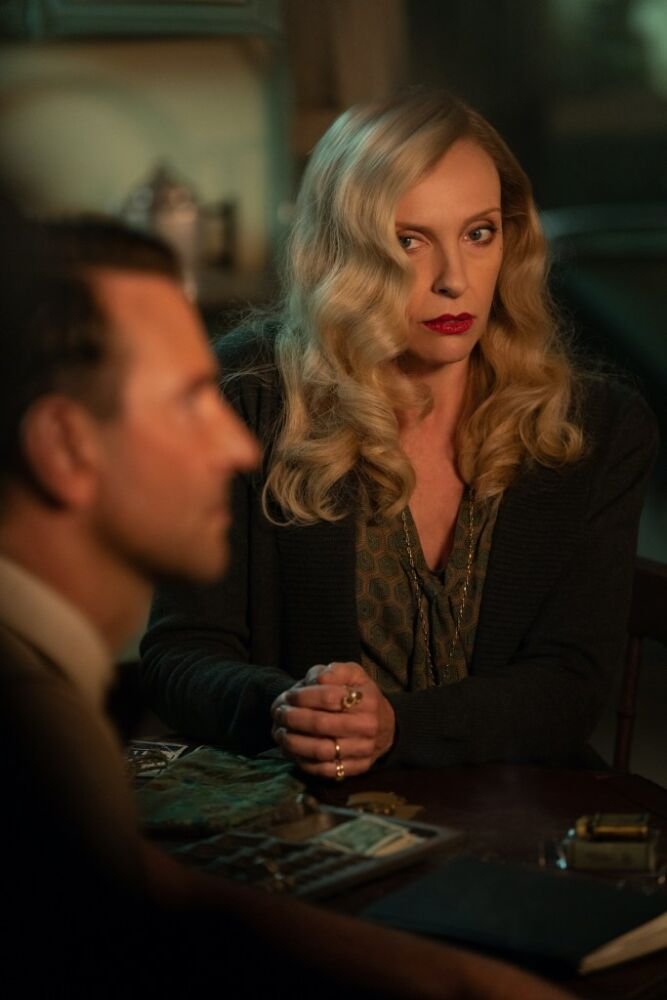 Suspense noir ‘O Beco do Pesadelo’, do diretor Guillermo del Toro, ganha novas imagens