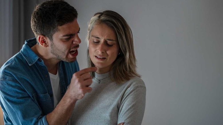 casal brigando, gaslighting