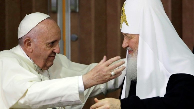 Papa espera viajar à Rússia para se reunir com patriarca Cirilo