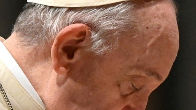 Papa não preside cerimônia da véspera do Ano Novo