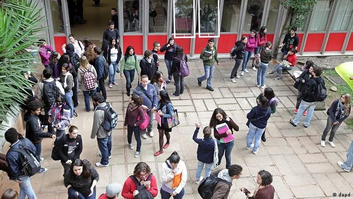 "Pressão da Capes por ensino à distância foi gota d'água"