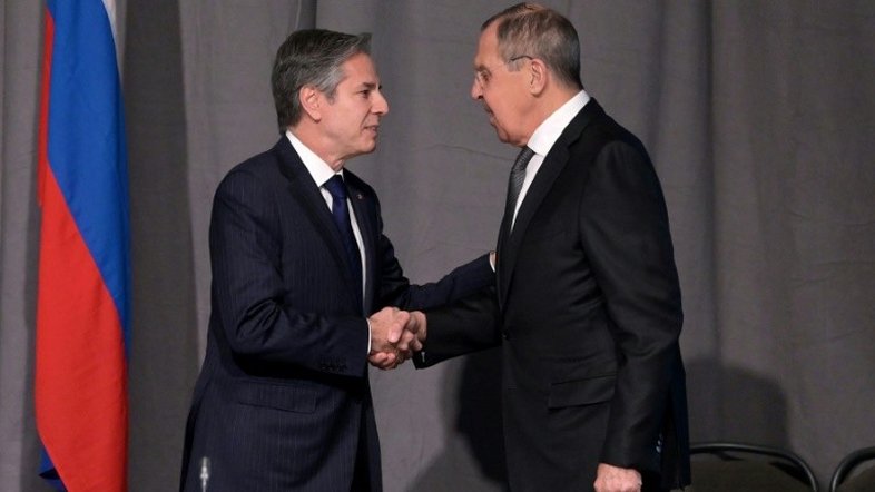 Chefes da diplomacia dos EUA e da Rússia se encontram em momento de tensão pela Ucrânia