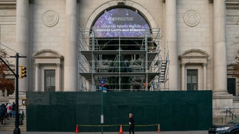 Polêmica estátua de Theodore Roosevelt prestes a ser retirada de Nova York