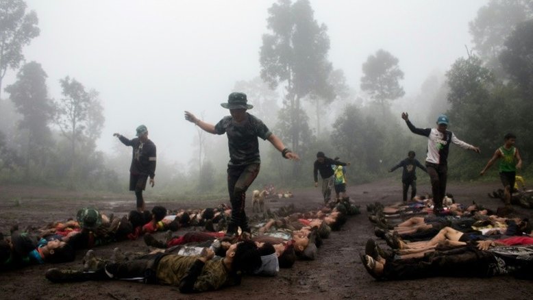 Rebeldes de Mianmar buscam armas e unidade