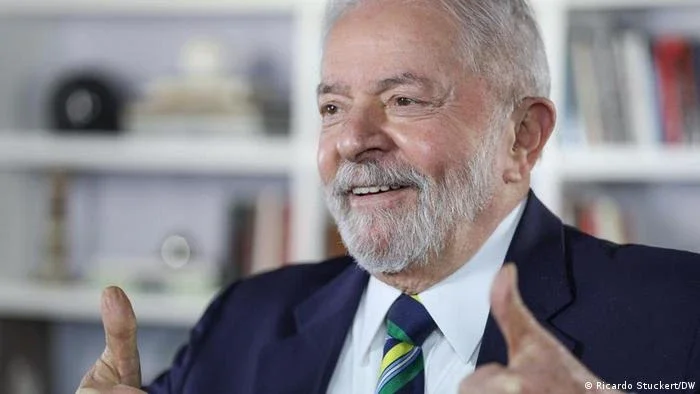 Lula amplia vantagem sobre Bolsonaro e Moro, diz pesquisa