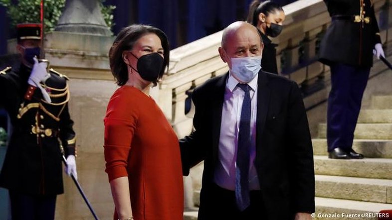 Ministra alemã visita Paris e Bruxelas em primeiro dia no cargo