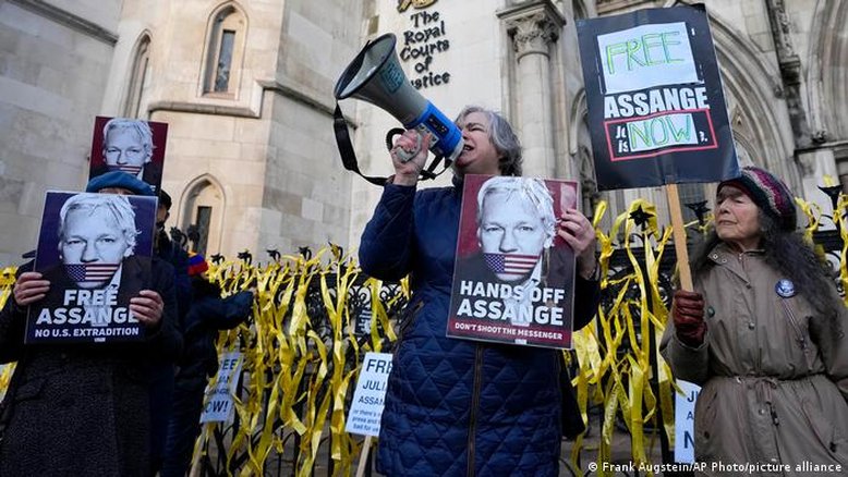 Tribunal abre caminho para extradição de Assange para os EUA
