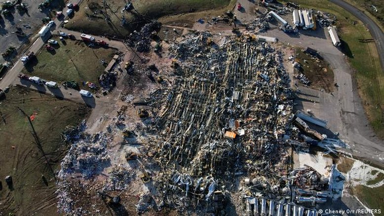 Tornados deixam rastro de destruição no Kentucky