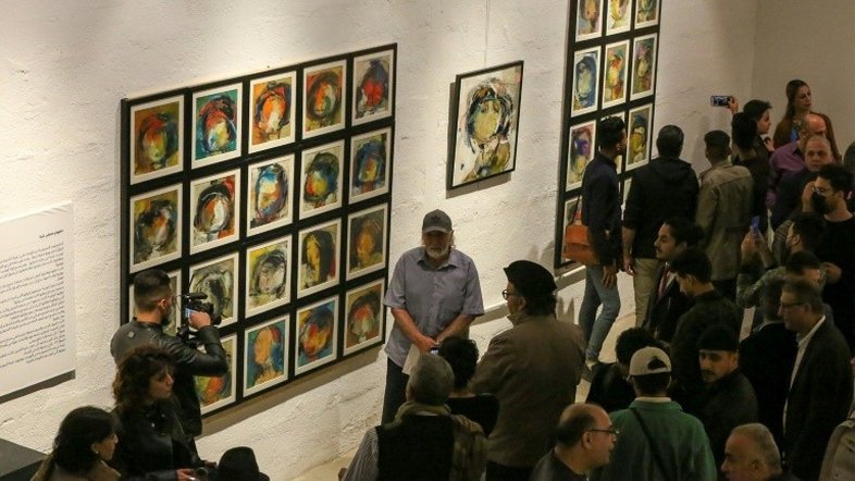 Habitantes de Bagdá abandonam o medo e recuperam a cultura e a arte