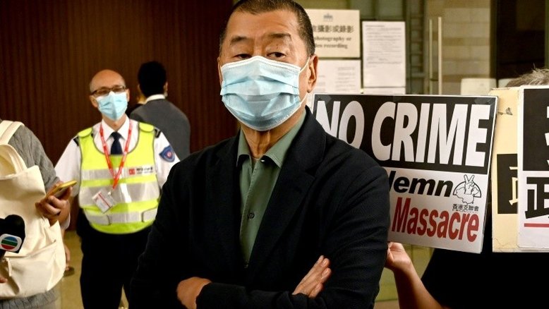 Magnata da imprensa Jimmy Lai é condenado por vigília em Hong Kong