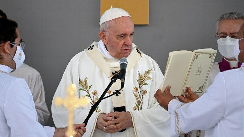 Papa celebra missa para 7.000 pessoas em Nicósia