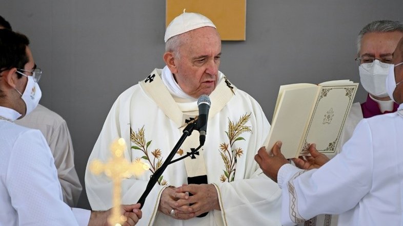 Papa celebra missa para 7.000 pessoas em Nicósia