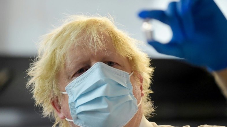 Boris Johnson enfrenta votação de alto risco sobre novas restrições