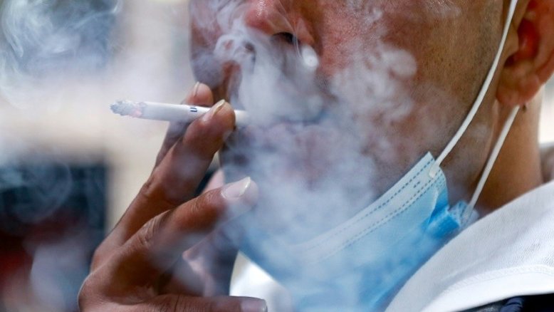 Fumo passivo: milhões de não fumantes mostram nicotina no sangue, mostra estudo