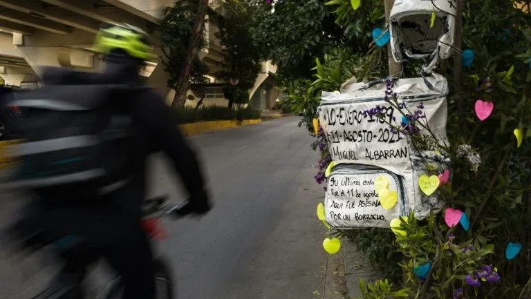 Acidentes, sequestros, homicídios: entregadores lutam por sua segurança no México