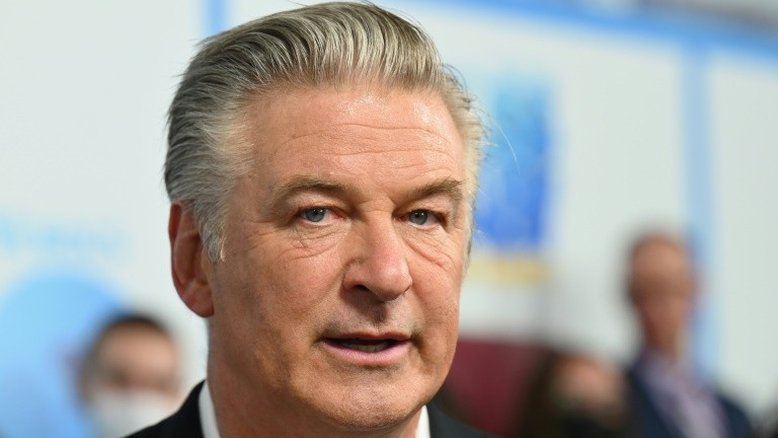 Tragédia no set: Alec Baldwin nega ter atirado na diretora assassinada