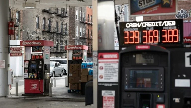 EUA: preços não param de crescer em postos de gasolina e supermercados