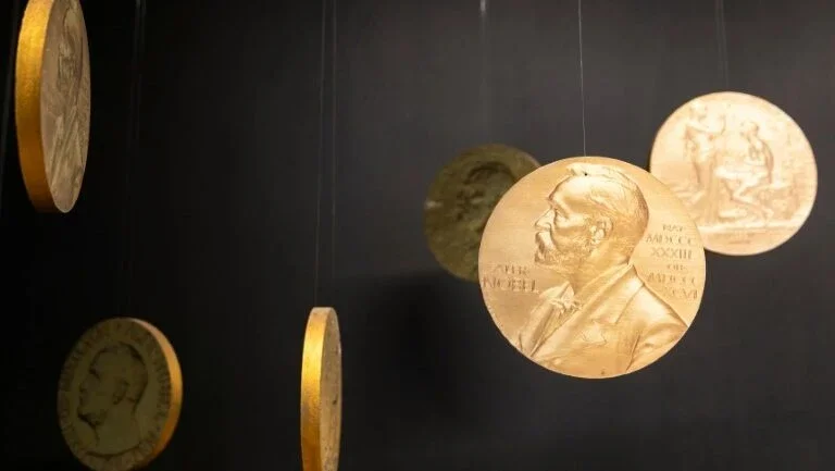 Vencedores do Prêmio Nobel pedem redução nos gastos militares mundiais