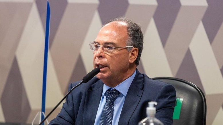 Após deixar liderança, Fernando Bezerra deve manter apoio ao governo Bolsonaro