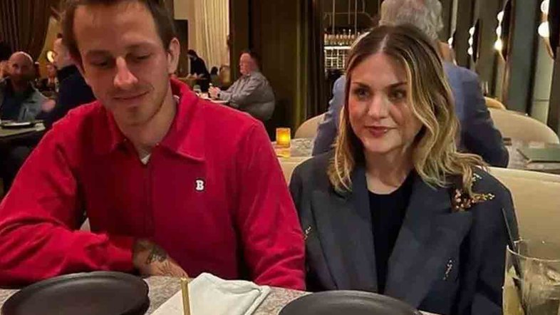 Filha de Kurt Cobain assume namoro com filho do skatista Tony Hawk