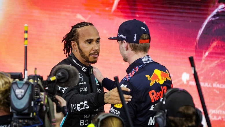 FIA rejeita protestos da Mercedes e mantém título para Verstappen na F-1