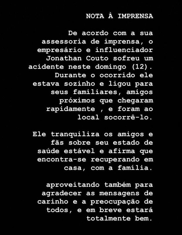Jonathan Couto acalma fãs após sofrer acidente de carro no Rio: 'Estou bem'