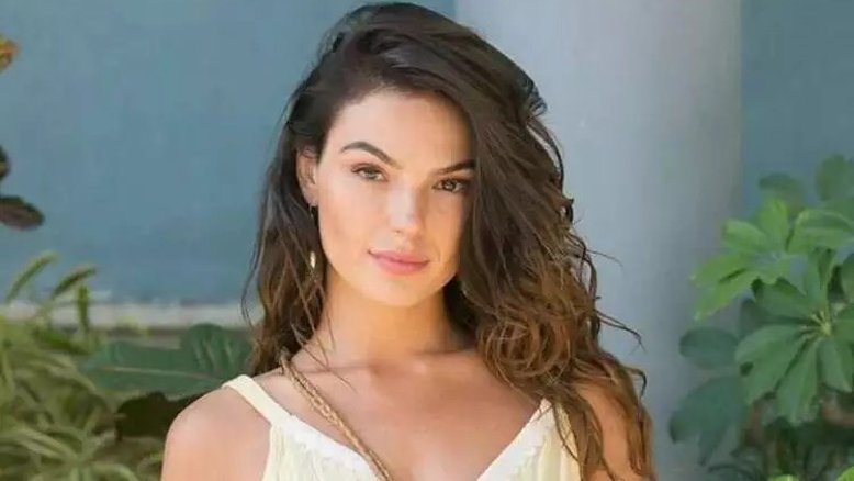 'Precisamos nos sentir', diz Isis Valverde ao defender masturbação feminina