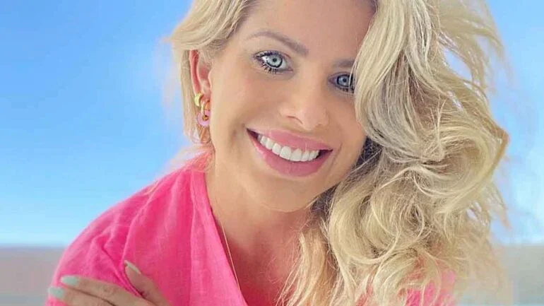 Karina Bacchi diz que parou de atuar para não cometer ‘adultério’