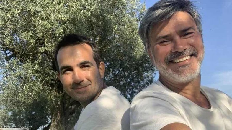 Ator Leonardo Vieira faz 53 anos e namorado se derrete: 'União de sonhos'