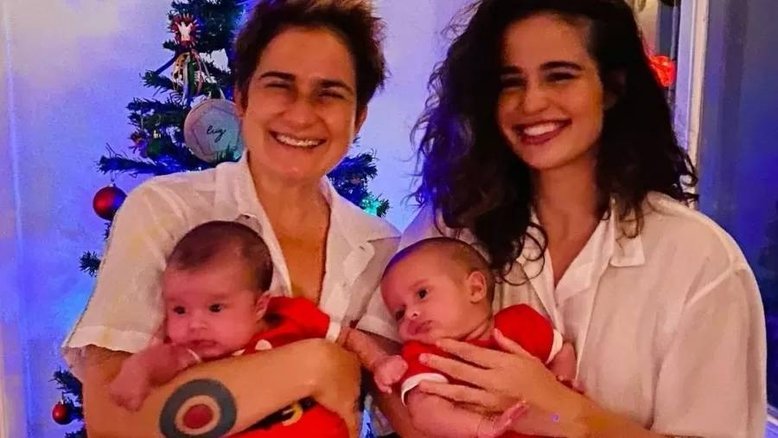 Nanda Costa e Lan Lanh registram primeiro Natal com as filhas gêmeas